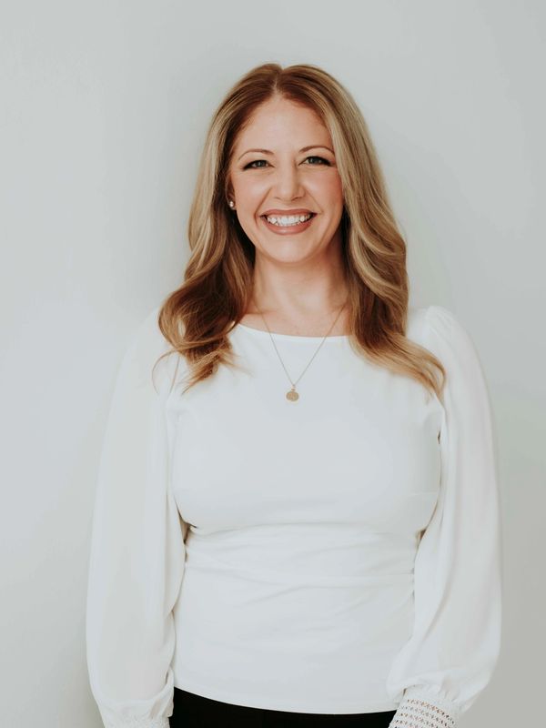 Bev Lazar - Spiritual Mentor, Intuitive Usui Reiki Master, Channeller, Hypnotherapist